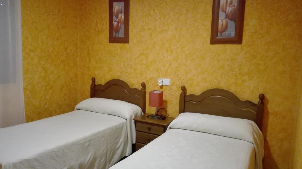 Hostal La Aldaba Ξενοδοχείο Montearagon Εξωτερικό φωτογραφία