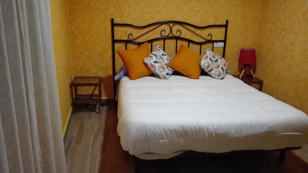 Hostal La Aldaba Ξενοδοχείο Montearagon Εξωτερικό φωτογραφία